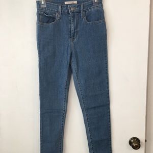 Levi’s 721 High Rise skinny jeans